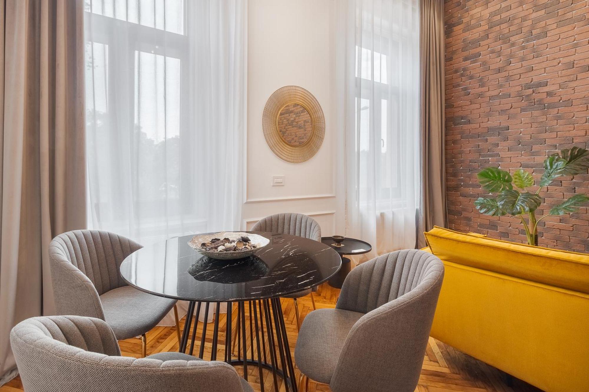 Olimpia Residence Орадеа Екстериор снимка